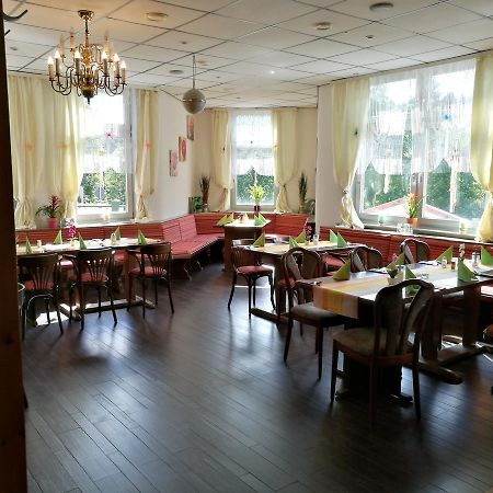 Hotel Restaurant Hohe Tanne Grossbreitenbach Buitenkant foto