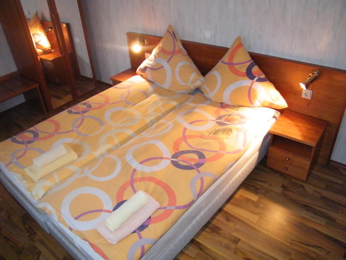 Hotel Restaurant Hohe Tanne Grossbreitenbach Buitenkant foto