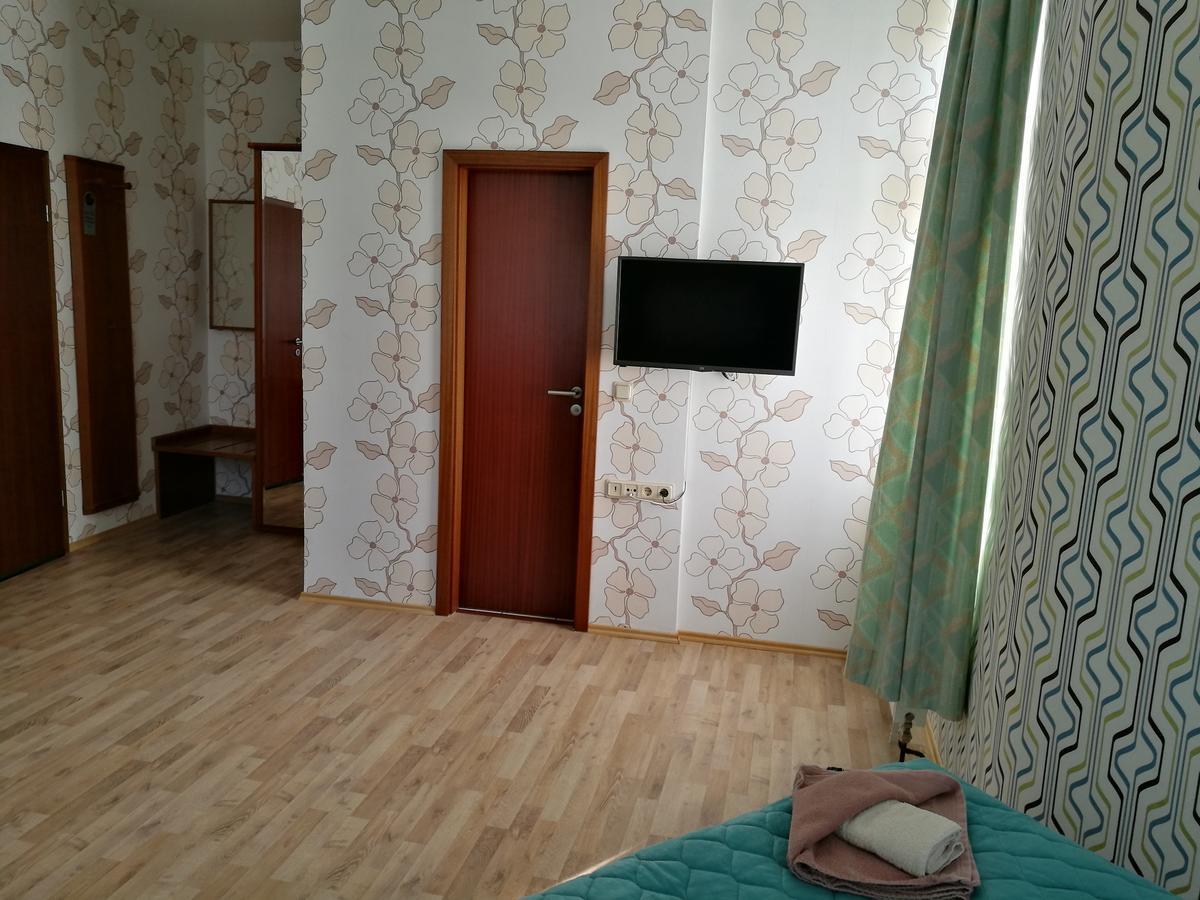 Hotel Restaurant Hohe Tanne Grossbreitenbach Buitenkant foto