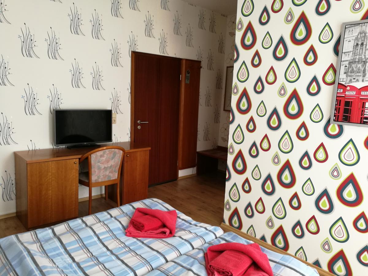 Hotel Restaurant Hohe Tanne Grossbreitenbach Buitenkant foto