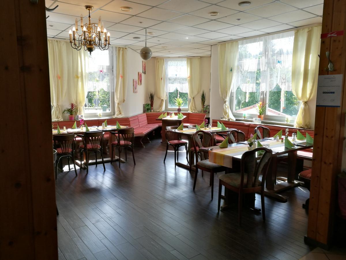 Hotel Restaurant Hohe Tanne Grossbreitenbach Buitenkant foto